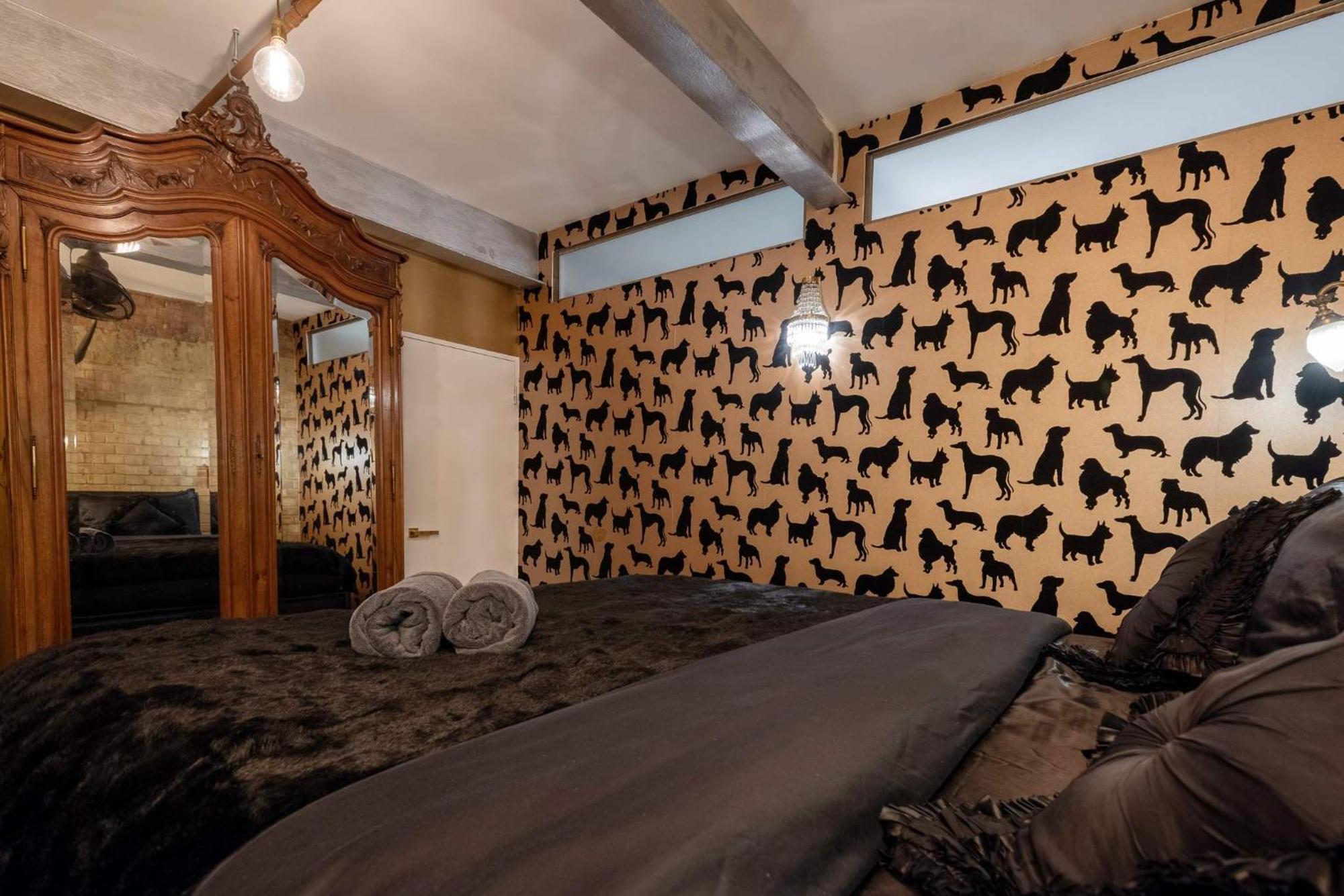 Amazingly Luxurious Loft Apartment, Soho - 3 Bedrooms, 2 Bath & Office ลอนดอน ภายนอก รูปภาพ