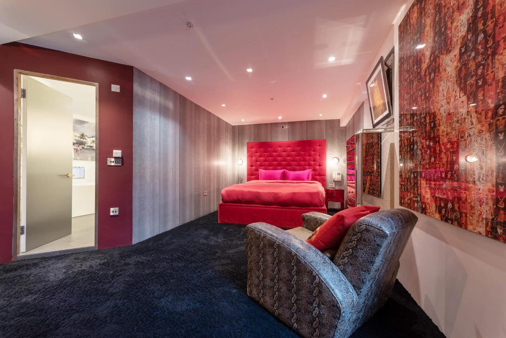 Amazingly Luxurious Loft Apartment, Soho - 3 Bedrooms, 2 Bath & Office ลอนดอน ภายนอก รูปภาพ