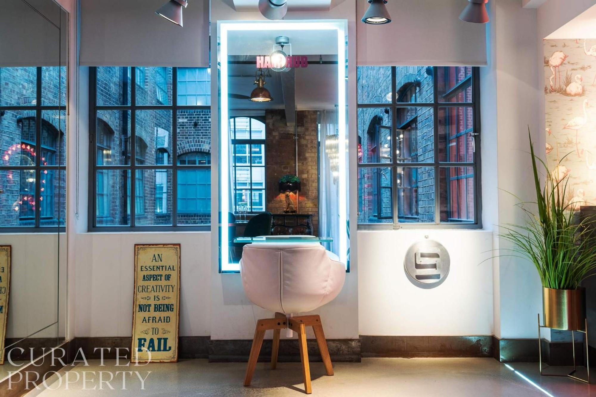 Amazingly Luxurious Loft Apartment, Soho - 3 Bedrooms, 2 Bath & Office ลอนดอน ภายนอก รูปภาพ