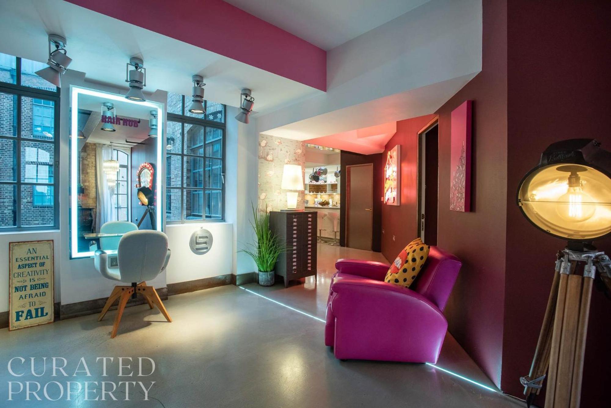 Amazingly Luxurious Loft Apartment, Soho - 3 Bedrooms, 2 Bath & Office ลอนดอน ภายนอก รูปภาพ