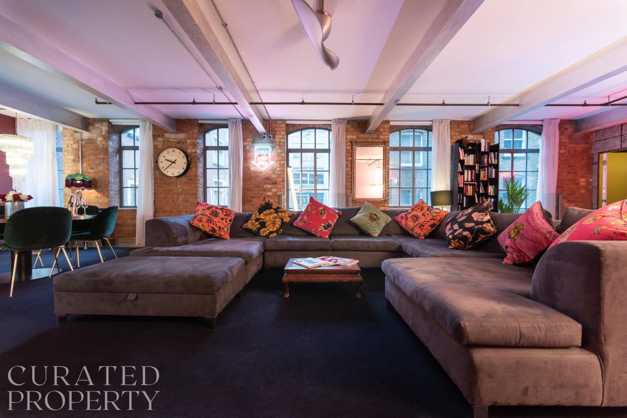 Amazingly Luxurious Loft Apartment, Soho - 3 Bedrooms, 2 Bath & Office ลอนดอน ภายนอก รูปภาพ