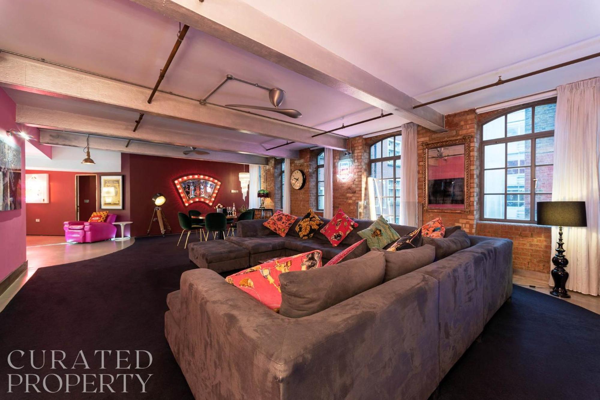 Amazingly Luxurious Loft Apartment, Soho - 3 Bedrooms, 2 Bath & Office ลอนดอน ภายนอก รูปภาพ