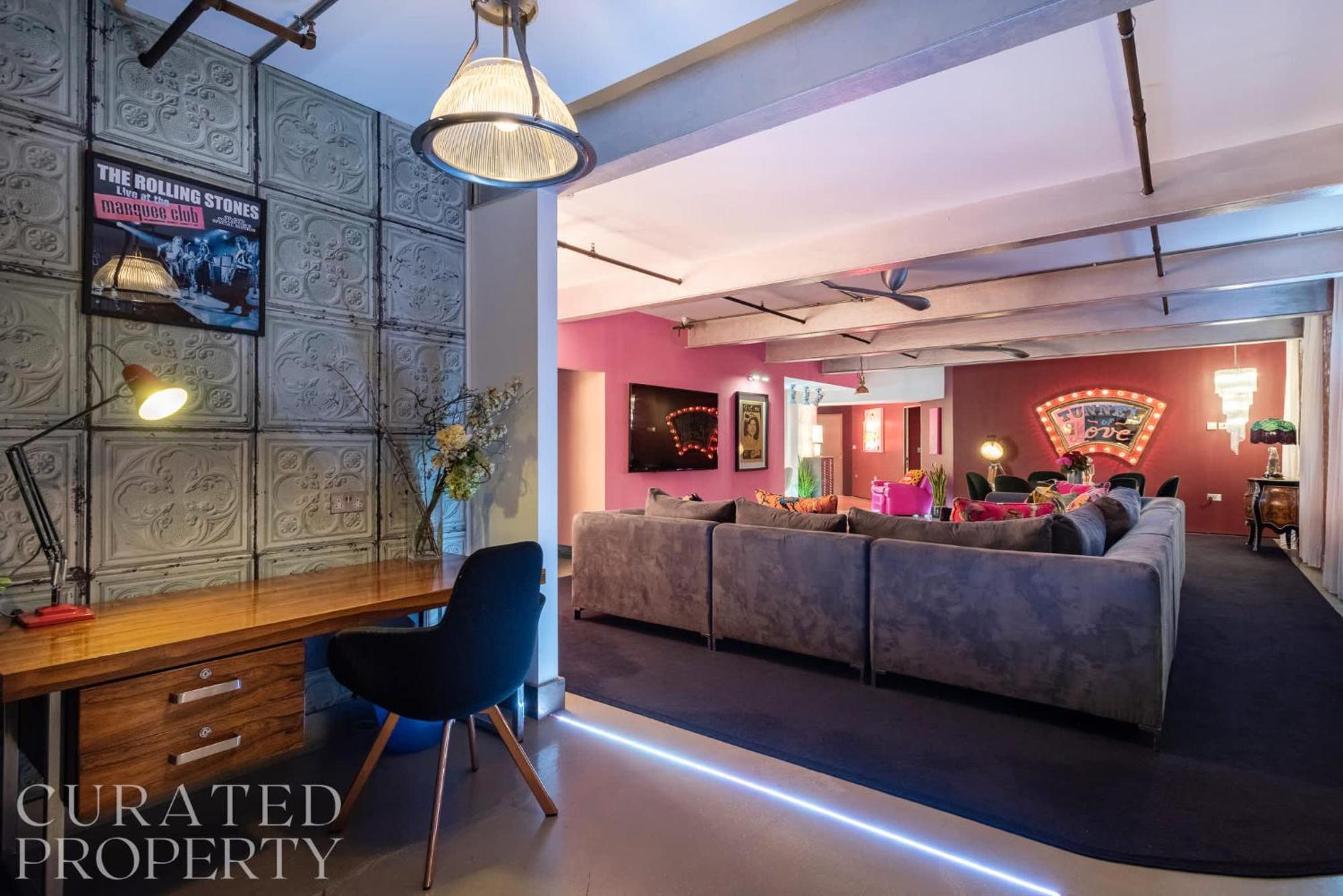 Amazingly Luxurious Loft Apartment, Soho - 3 Bedrooms, 2 Bath & Office ลอนดอน ภายนอก รูปภาพ