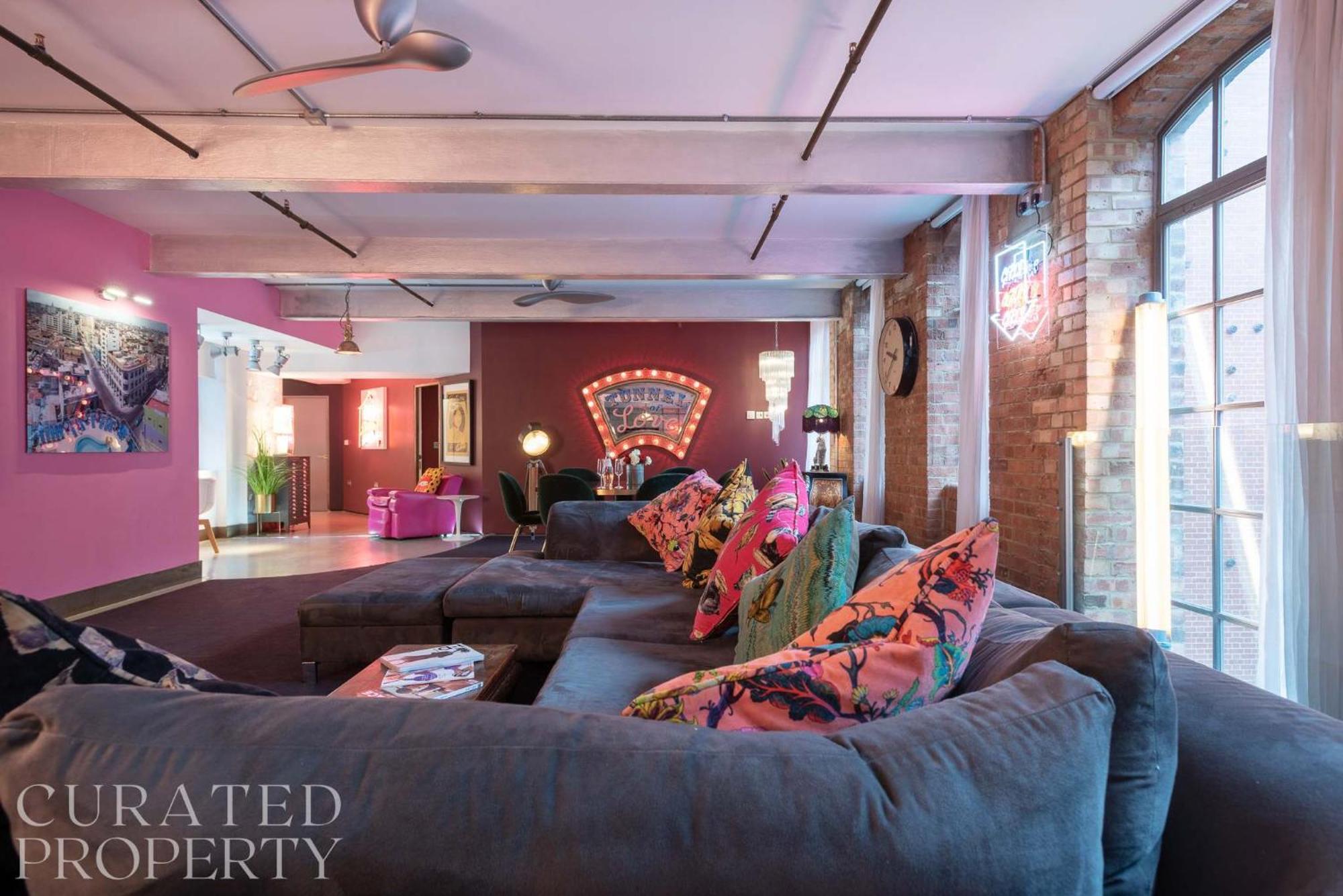 Amazingly Luxurious Loft Apartment, Soho - 3 Bedrooms, 2 Bath & Office ลอนดอน ภายนอก รูปภาพ